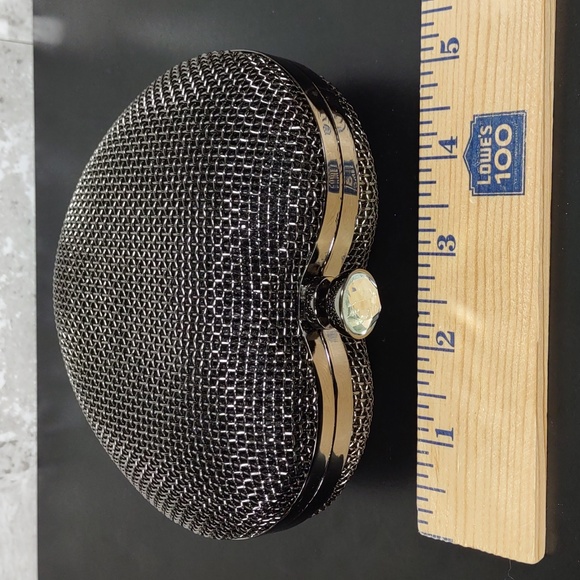 Unique Metal Heart Shaped Clutch Bag - Picture 12 of 14